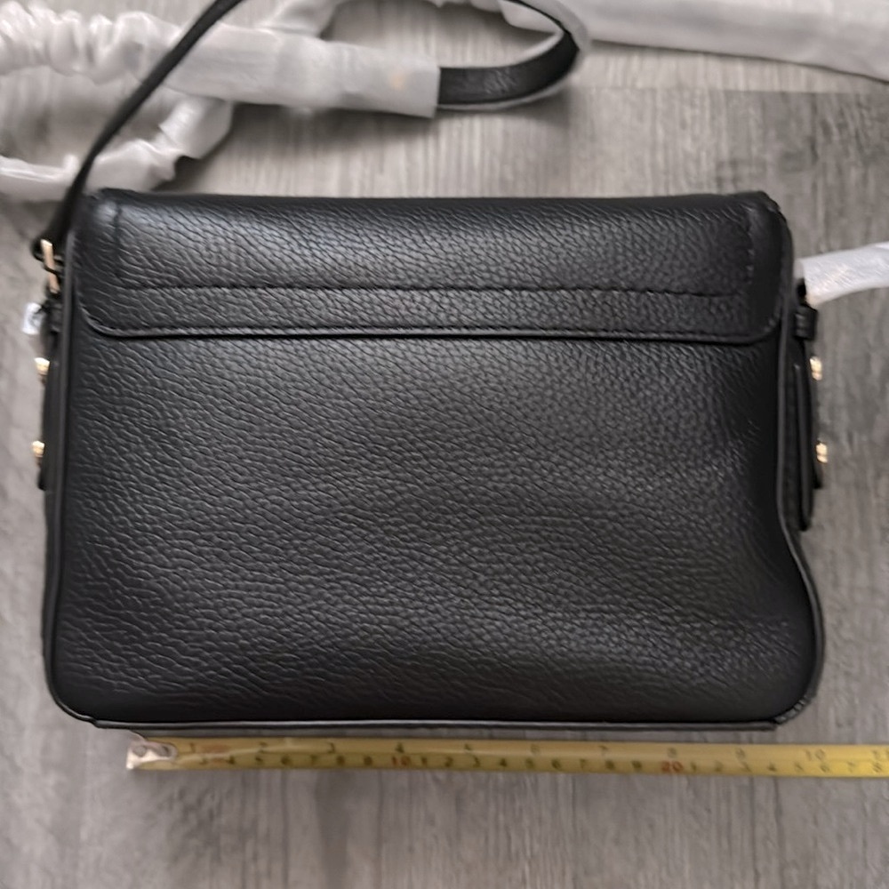 Marc Jacobs*Genuine Leather Crossbody - Black w/Goldtone Hardware 9”x9”x4” NWT! - Picture 2 of 16